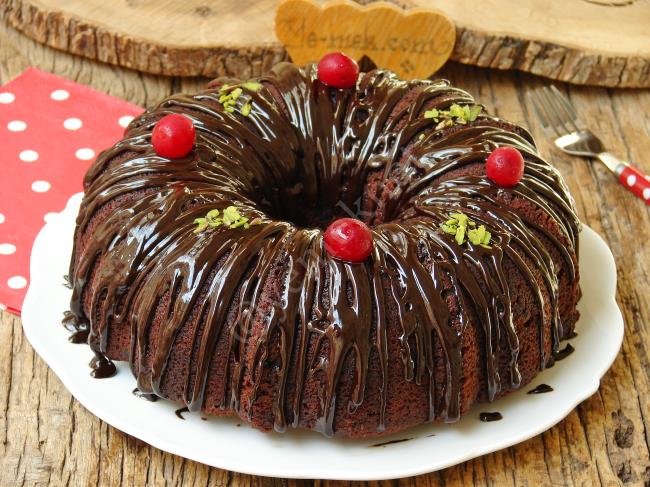 Bir Kek Ancak Bu Kadar Lezzetli Olabilir : Vişneli Çikolatalı Kek