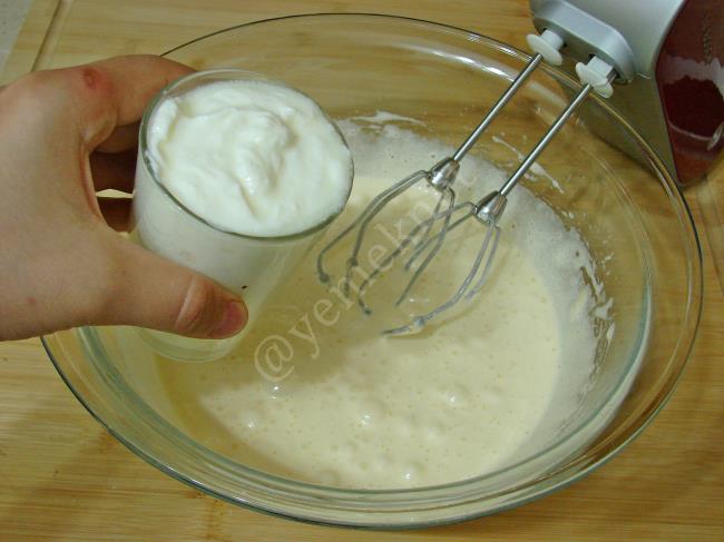 Vişneli Çikolatalı Kek - Yapılışı (3/16) 