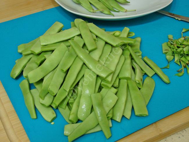 Zeytinyağlı Barbunyalı Taze Fasulye - Yapılışı (3/12) 