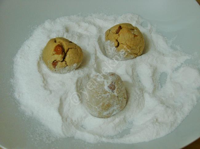 Bademli Kavrulmuş Un Kurabiyesi - Yapılışı (13/16) 