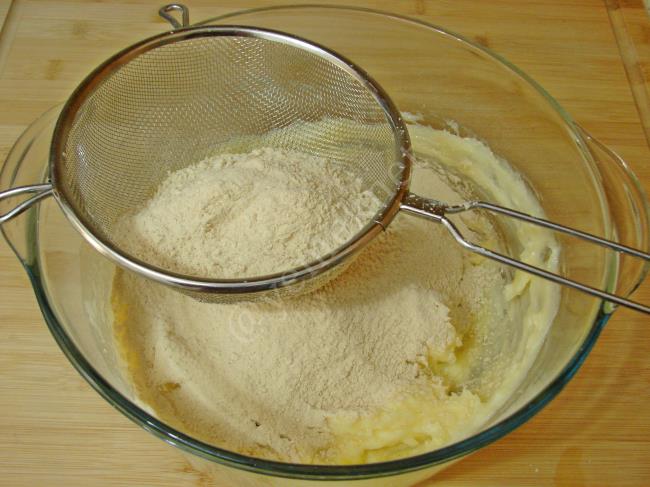 Bademli Kavrulmuş Un Kurabiyesi - Yapılışı (5/16) 