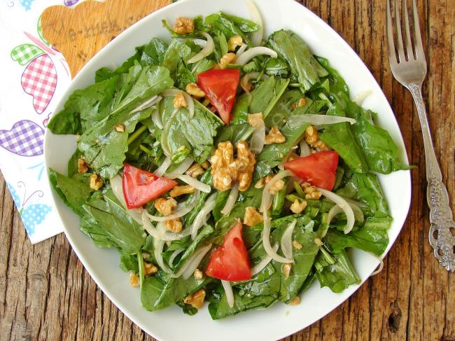 Mevsiminin En Güzel Salatası : Kuzukulağı Salatası