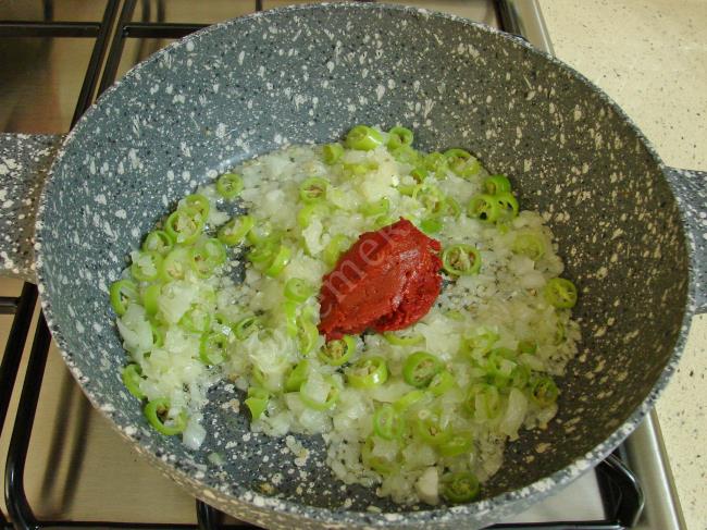 Pirinçli Domates Yemeği - Yapılışı (4/12) 