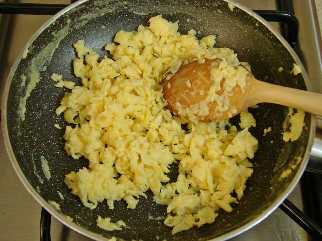 Yumurtalı Kısır - Yapılışı (10/16) 