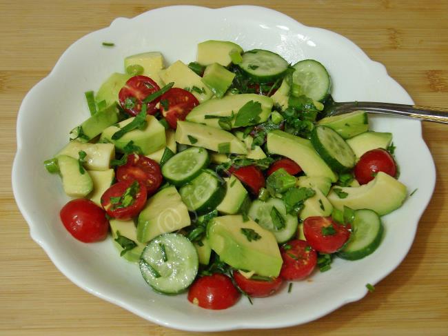 Avokado Salatası - Yapılışı (6/8) 