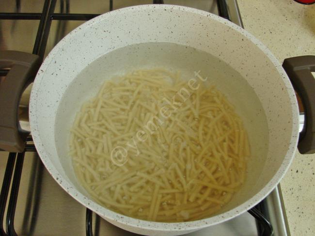 Erişteli Nohutlu Yayla Çorbası - Yapılışı (2/12) 