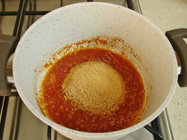 Erişteli Tarhana Çorbası - Yapılışı (3/8) 