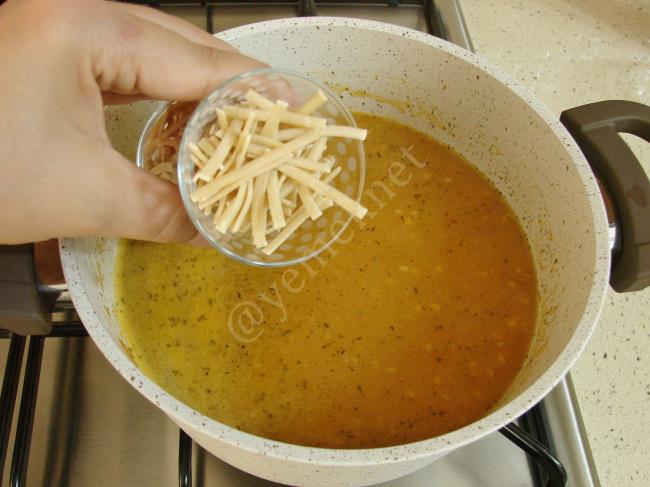 Erişteli Tarhana Çorbası - Yapılışı (6/8) 