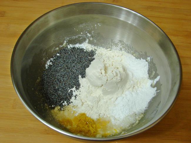 Limonlu Haşhaşlı Kurabiye - Yapılışı (4/16) 