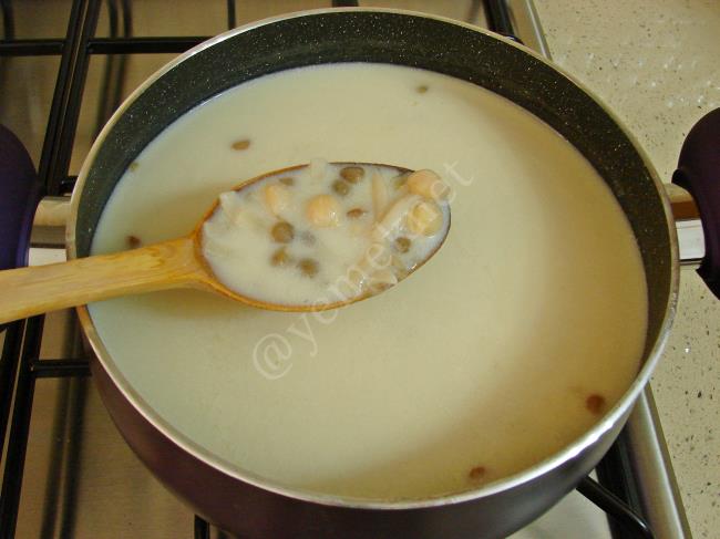 Mercimekli Erişteli Yoğurt Çorbası - Yapılışı (6/12) 