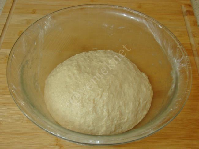 Peynirli Yumuşak Poğaça - Yapılışı (6/12) 