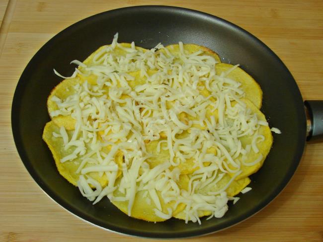 Tavada Patates Pizzası - Yapılışı (7/12) 