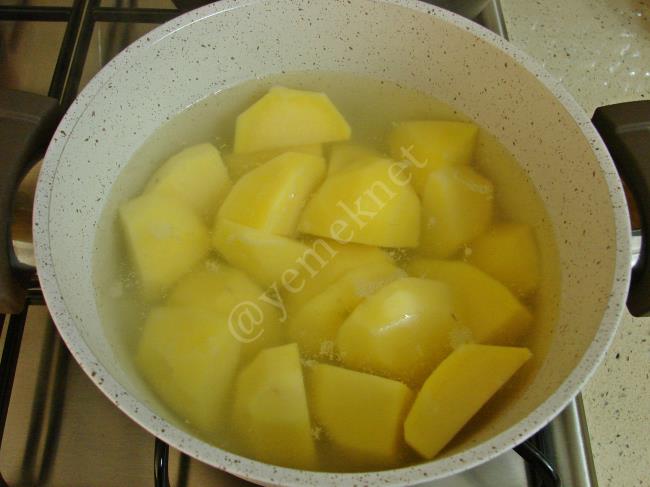 Hardallı Patates Salatası - Yapılışı (2/12) 