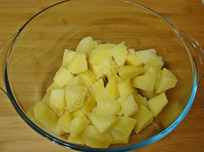 Hardallı Patates Salatası - Yapılışı (7/12) 