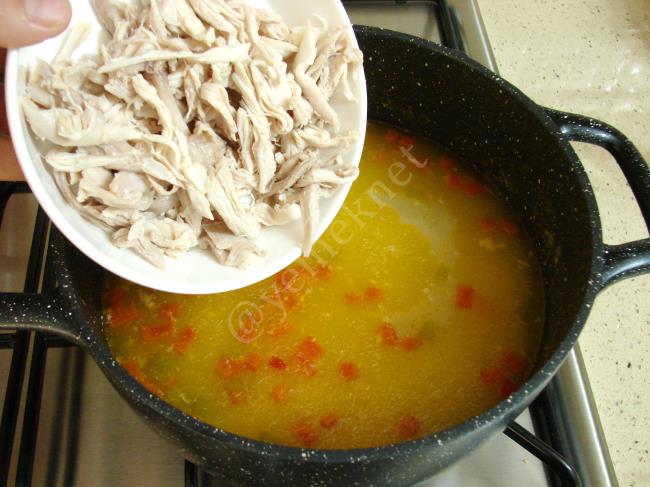 Sebzeli Tavuk Çorbası - Yapılışı (9/12) 