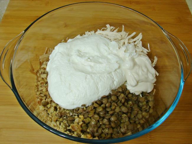 Tavuklu Erişte Salatası - Yapılışı (7/12) 