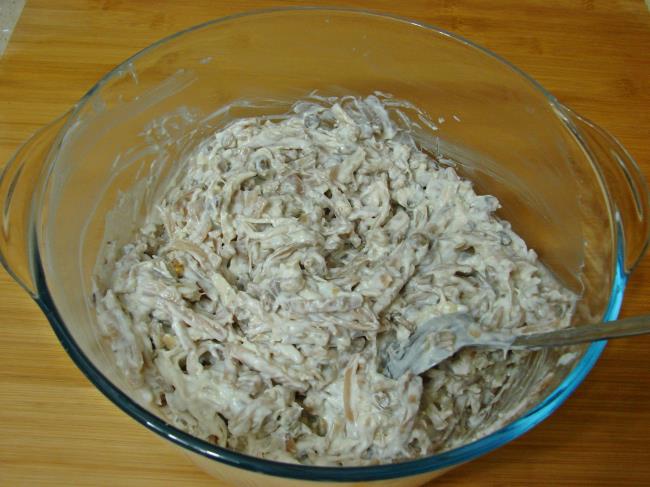 Tavuklu Erişte Salatası - Yapılışı (8/12) 