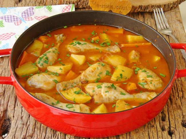 Tencerede Sulu Tavuk Yemegi Tarifi Nasil Yapilir Resimli Yemek Tarifleri