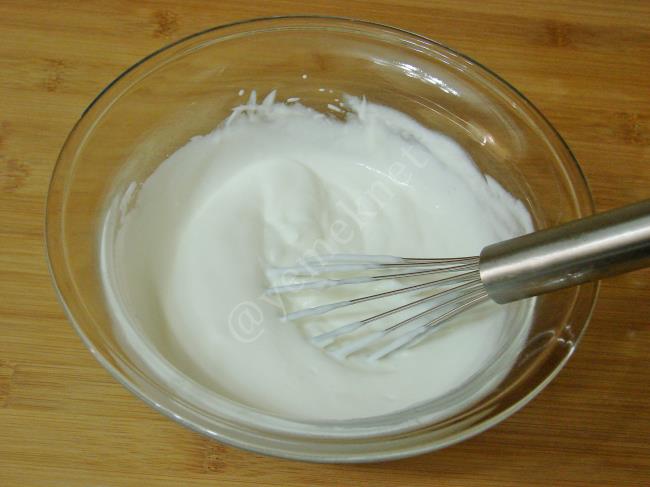 Yoğurtlu Kıymalı Erişte - Yapılışı (9/12) 