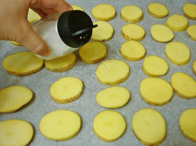 Fırında Köz Tadında Patates - Yapılışı (4/8) 