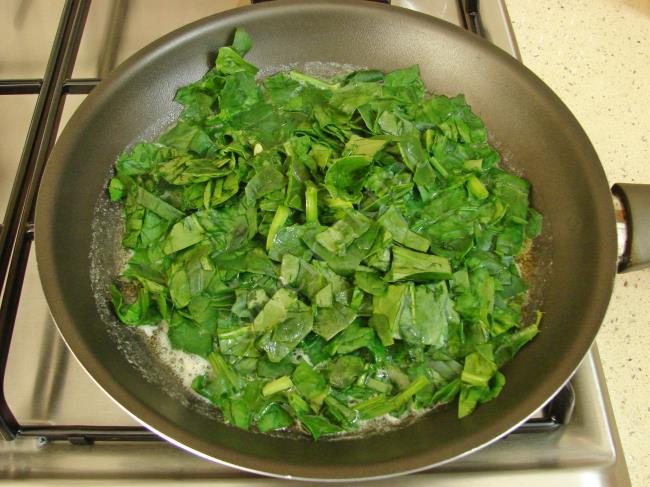 Ispanaklı Peynirli Omlet - Yapılışı (6/12) 