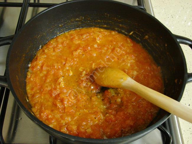 Kremalı Domatesli Makarna - Yapılışı (6/12) 