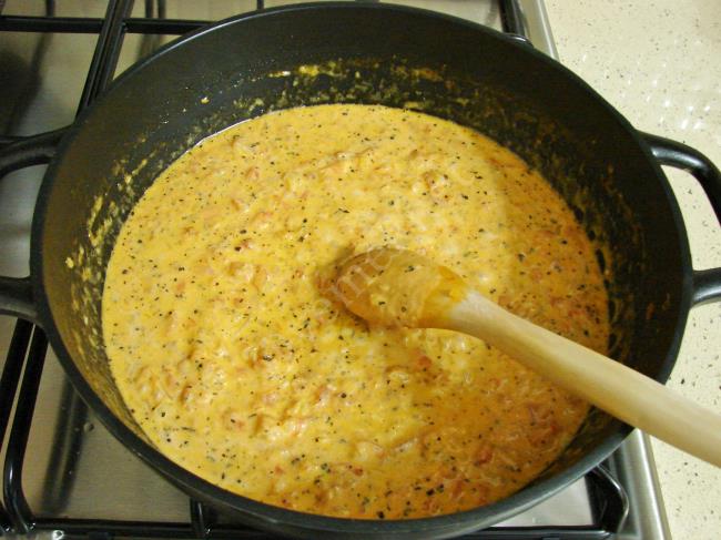 Kremalı Domatesli Makarna - Yapılışı (8/12) 