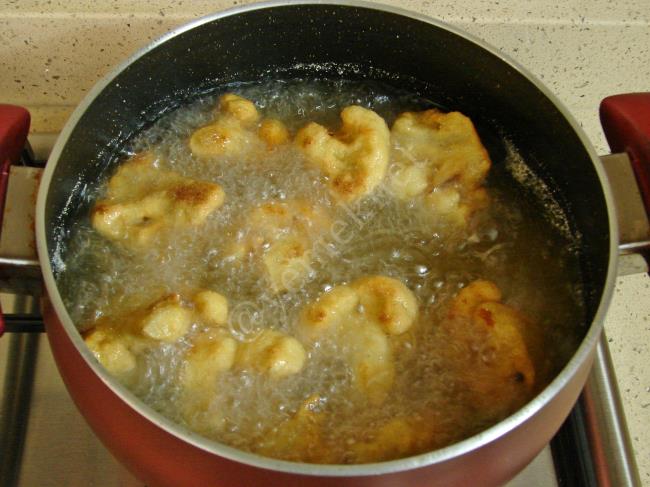 Mısır Unlu Karnabahar Kızartması - Yapılışı (9/12) 