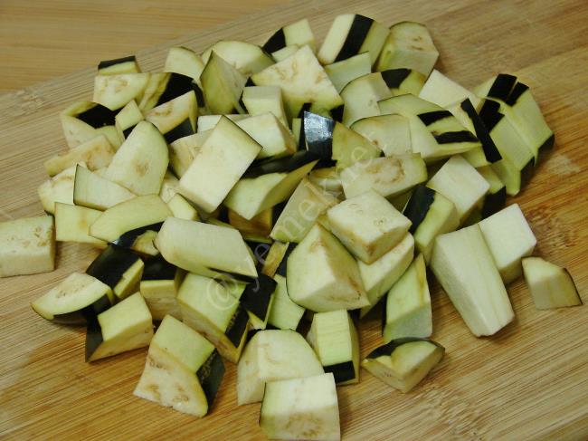 Patlıcanlı Pirinç Pilavı - Yapılışı (2/12) 