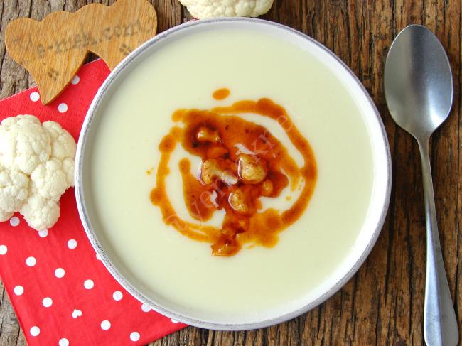 İçmelere Doyamayacağınız Kadar Lezzetli Bir Çorba : Sütlü Karnabahar Çorbası