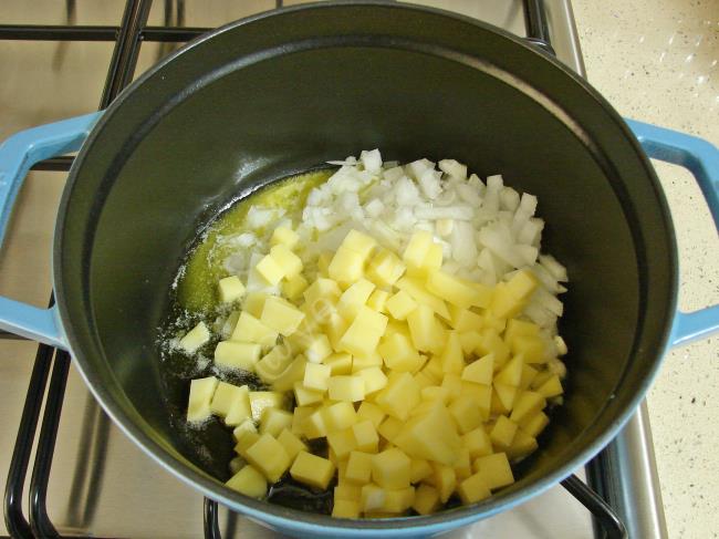 Sütlü Karnabahar Çorbası - Yapılışı (3/12) 