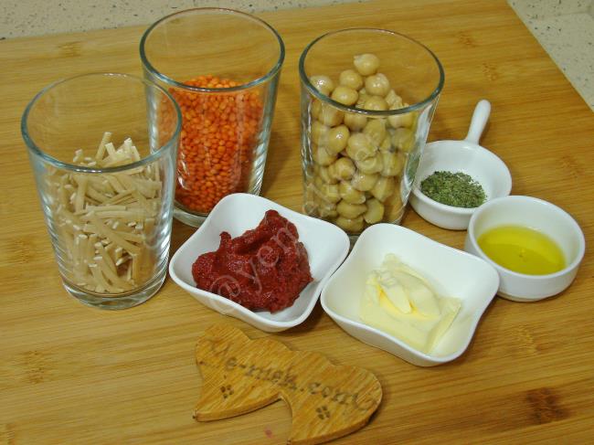 Erişteli Kırmızı Mercimek Çorbası - Yapılışı (1/12) 