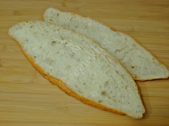 Fırında Yoğurtlu Ekmek Pizzası - Yapılışı (2/12) 