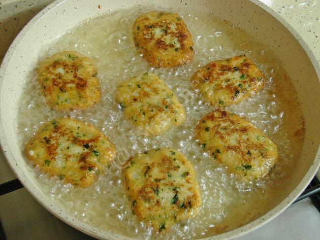 Kaşarlı Karnabahar Köftesi - Yapılışı (12/16) 