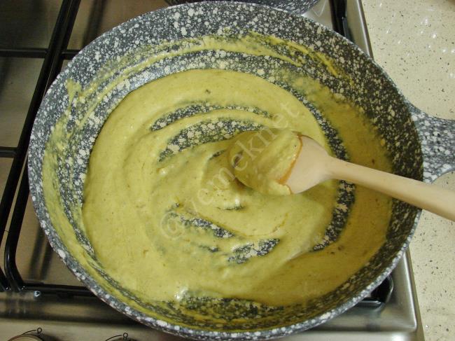 Köri Soslu Makarna - Yapılışı (5/12) 