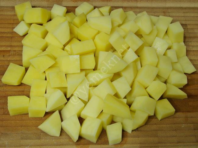 Köz Biberli Patates Salatası - Yapılışı (2/12) 