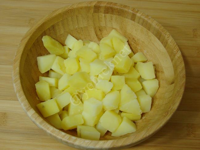 Köz Biberli Patates Salatası - Yapılışı (5/12) 