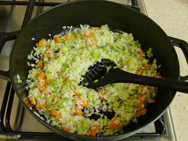 Pırasalı Pirinç Pilavı - Yapılışı (5/8) 