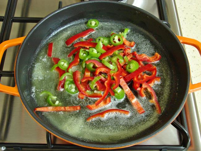 Pırasalı Yumurta - Yapılışı (3/12) 