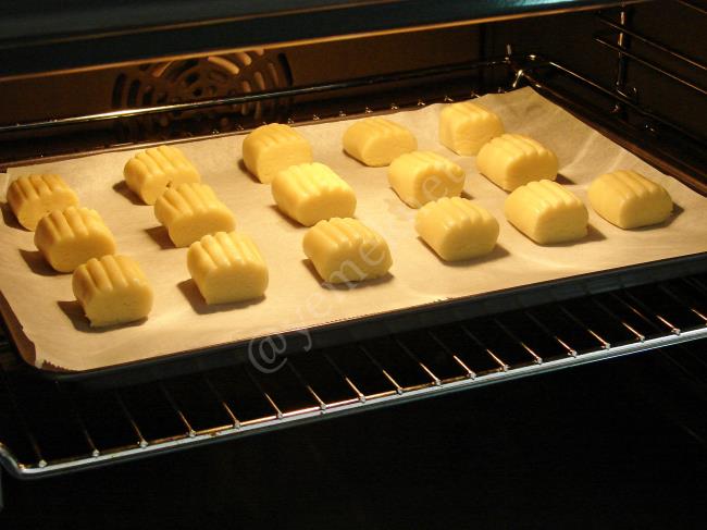 Basit Un Kurabiyesi - Yapılışı (9/12) 