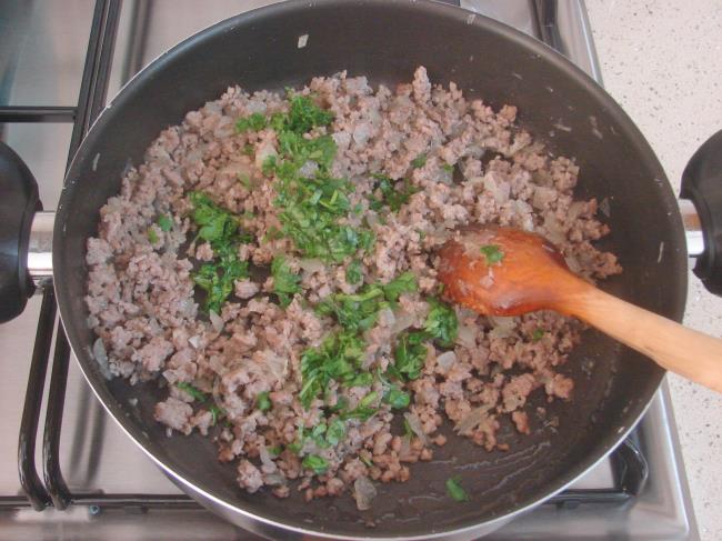 Fırında Kıymalı Börek - Yapılışı (3/16) 