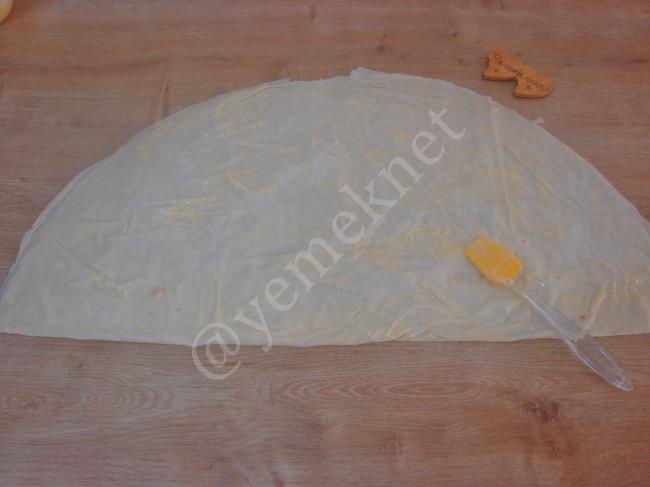 Fırında Kıymalı Börek - Yapılışı (6/16) 