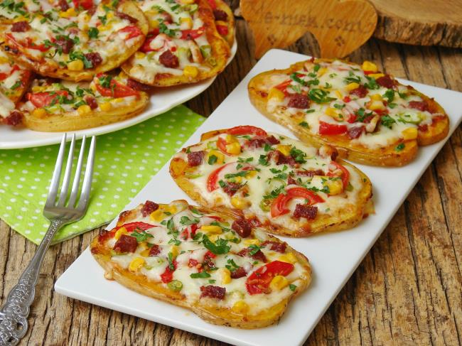 Hiç Hamur Açma Derdi Yok : Fırında Patates Pizzası