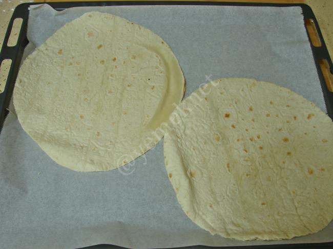 Hazır Lavaştan Pratik Lahmacun - Yapılışı (11/16) 