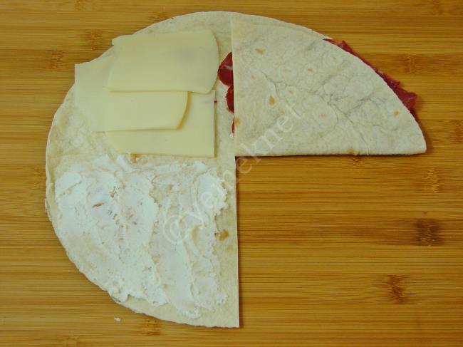 Karışık Lavaş Tost - Yapılışı (5/12) 