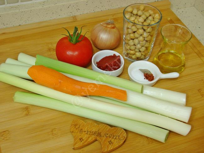 Nohutlu Pırasa Yemeği - Yapılışı (1/12) 