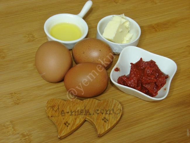 Salçalı Yumurta - Yapılışı (1/8) 