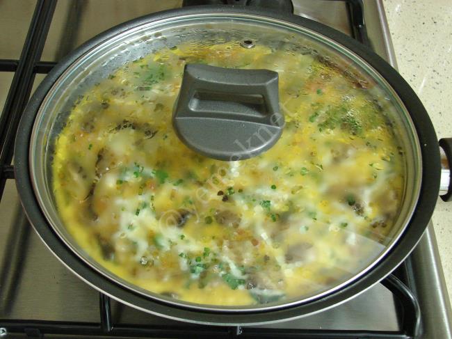 Soğanlı Mantarlı Omlet - Yapılışı (13/16) 