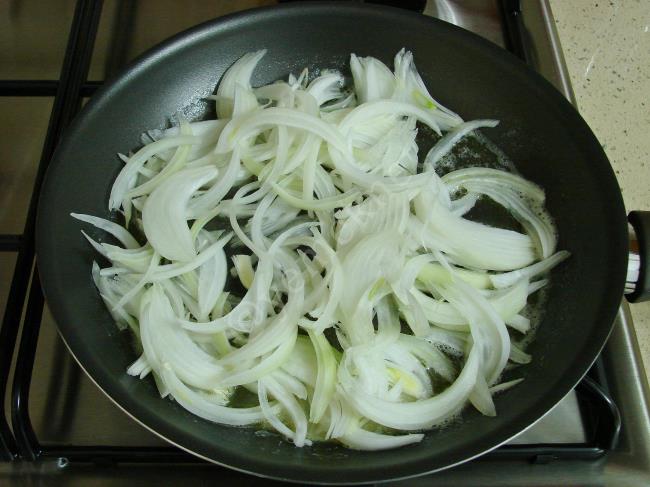 Soğanlı Mantarlı Omlet - Yapılışı (3/16) 