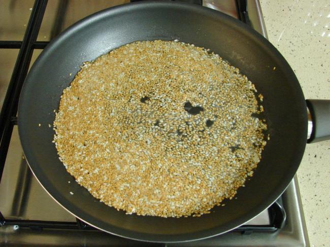 Susamlı Omlet - Yapılışı (6/12) 